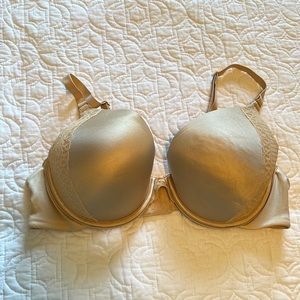 MaidenForm Nude 38C Bra